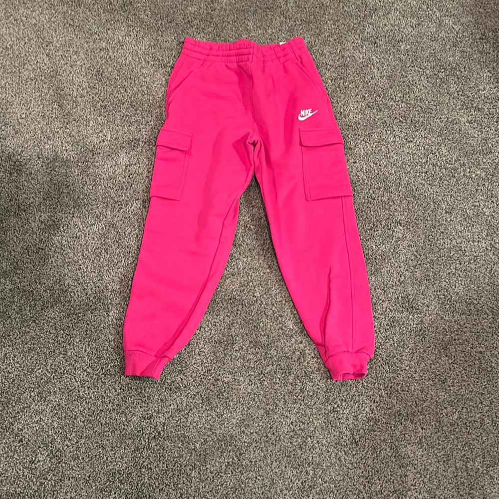 Nike youth large cargo sweatpant size L. Nwt
